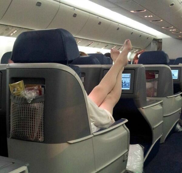 feet-headrest-first-class